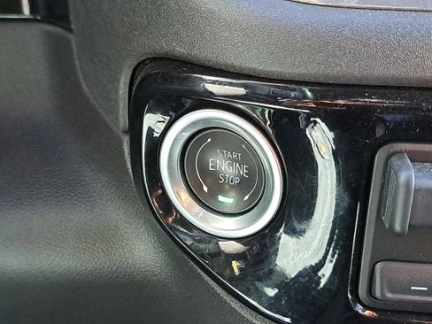 Used 2024 GMC Sierra 1500 SLE w/ Preferred Package image 23