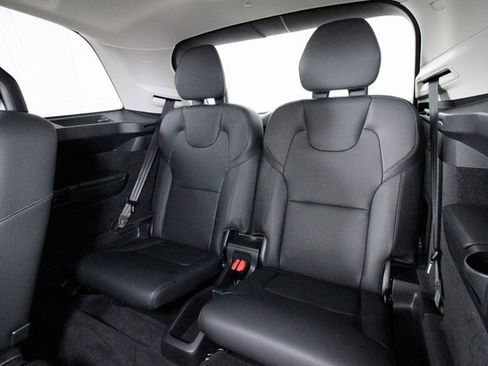 Certified 2024 Volvo XC90 B5 Plus image 32