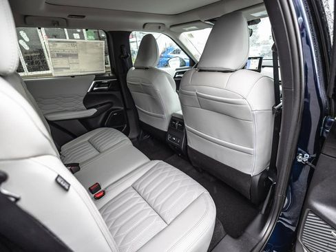 New 2026 Mitsubishi Outlander SEL AWD/4WD image 32
