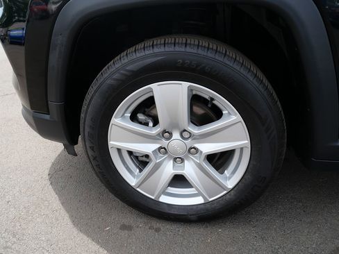 Used 2022 Jeep Compass Latitude w/ Convenience Group AWD/4WD image 36