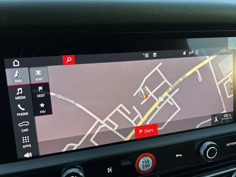 Certified 2025 Porsche Macan image 35