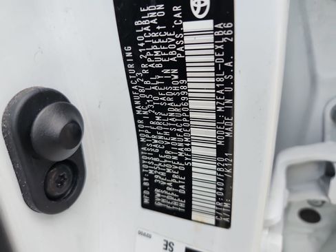 Used 2023 Toyota Corolla LE image 16