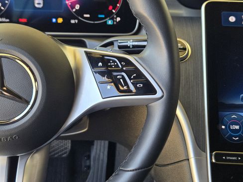 Used 2025 Mercedes-Benz C 300 Sedan image 28