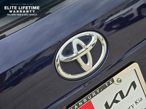 Used 2023 Toyota Highlander XLE AWD/4WD image 9