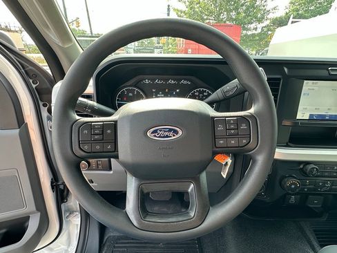 New 2026 Ford F550 4x4 Regular Cab Super Duty image 9