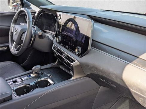 Used 2025 Lexus RX 350 w/ Convenience Package image 21
