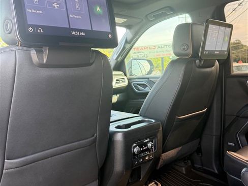Used 2021 GMC Yukon XL AT4 w/ AT4 Premium Plus Package AWD/4WD image 30