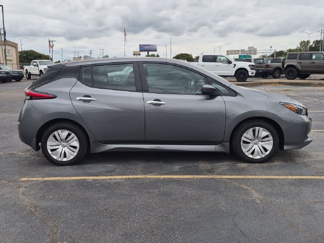 Used 2025 Nissan Leaf S FWD image 9