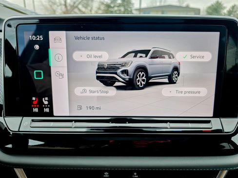 Used 2024 Volkswagen Atlas Peak Edition SE image 23