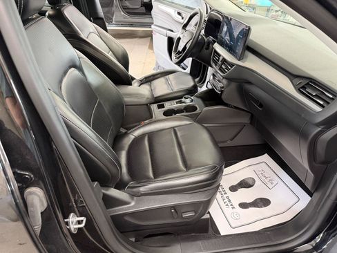 Used 2024 Ford Escape Platinum AWD/4WD image 29