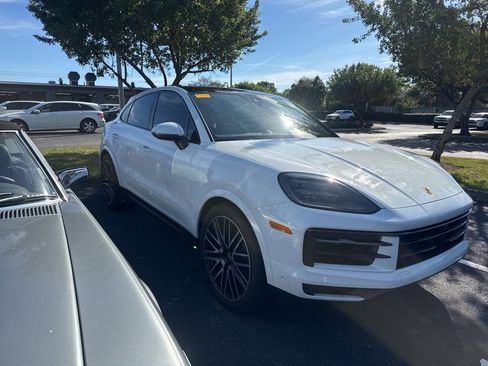 Used 2024 Porsche Cayenne S image 2