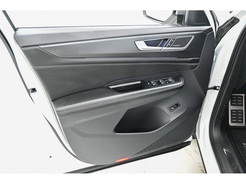 Used 2024 Volkswagen Atlas Cross Sport SEL Premium R-Line image 29