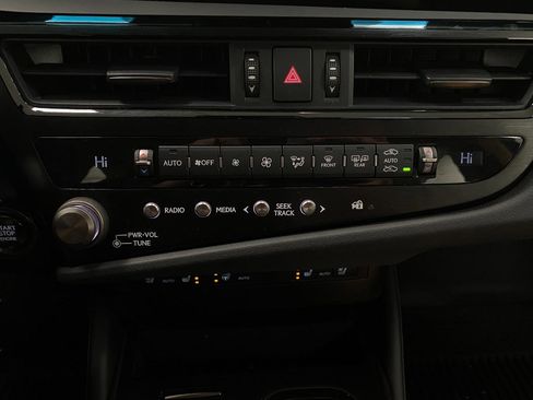 Certified 2025 Lexus ES 350 w/ Premium Package image 24