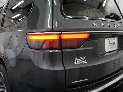 Used 2023 Jeep Wagoneer Series II image 19