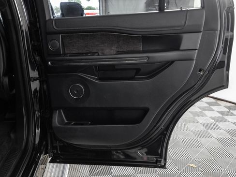 Used 2018 Ford Expedition Limited w/ Equipment Group 302A AWD/4WD image 44