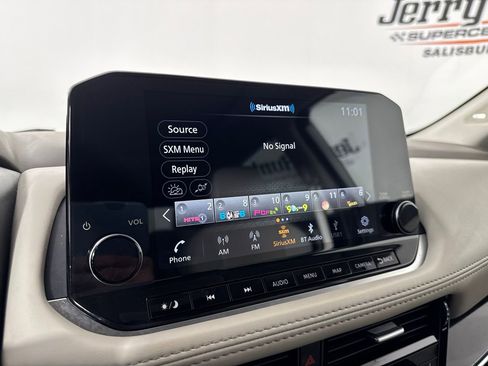 Used 2023 Nissan Rogue SL w/ SL Premium Package image 27