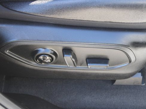 Used 2023 Jeep Grand Cherokee L Limited w/ Black Appearance Package image 31