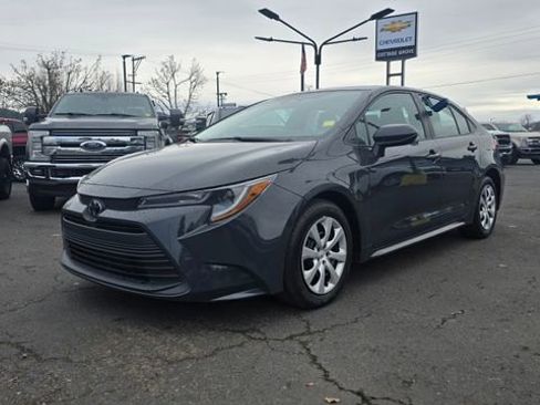 Used 2023 Toyota Corolla LE image 1