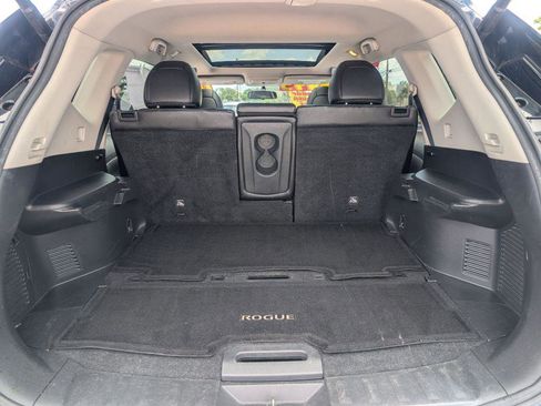 Used 2016 Nissan Rogue SL w/ SL Premium Package image 11