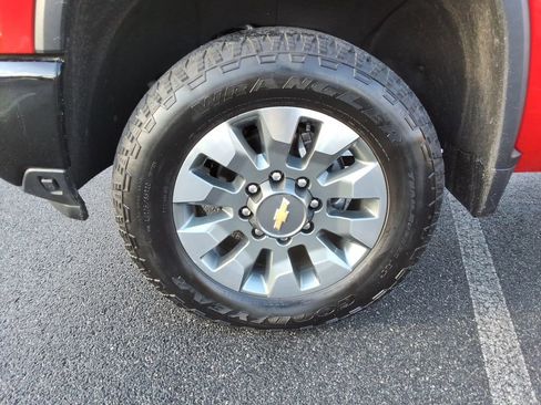 Certified 2025 Chevrolet Silverado 2500 Custom w/ Custom Value Package image 10