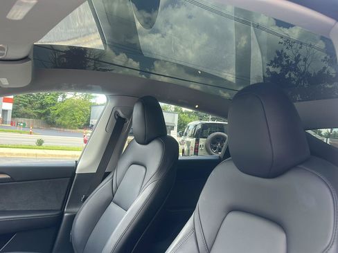 Used 2024 Tesla Model Y Long Range RWD image 22