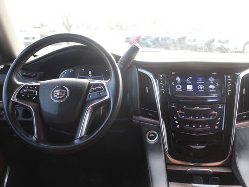 Used 2016 Cadillac Escalade ESV Premium image 26