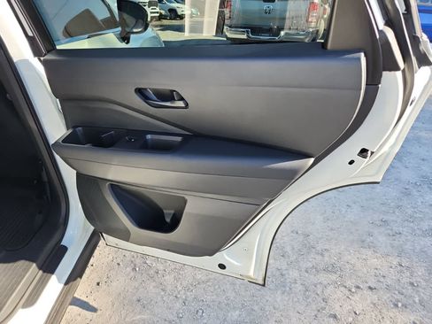 Used 2024 Nissan Pathfinder SV w/ Black Appearance Package image 24