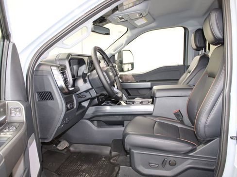 New 2026 Ford F250 Lariat w/ Black Appearance Package image 23