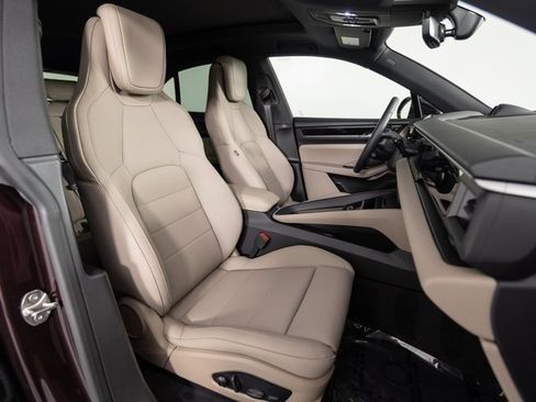 New 2025 Porsche Macan 4S Electric image 22