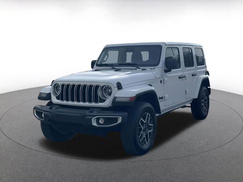Used 2025 Jeep Wrangler Sahara image 7