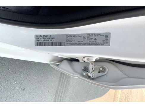 Used 2021 RAM 1500 Laramie w/ Off Road Group image 33