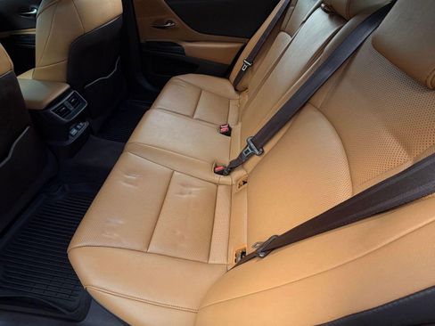 Used 2019 Lexus ES 350 w/ Premium Package image 23