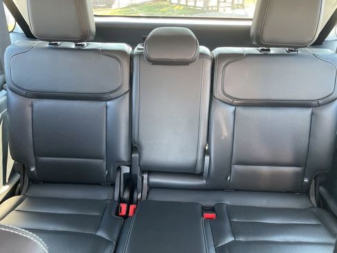 Used 2025 Ford Expedition Max Platinum image 13