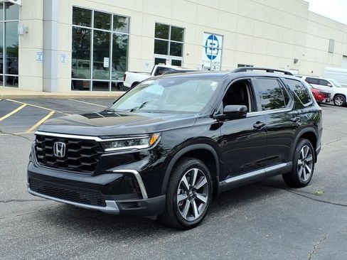 Certified 2025 Honda Pilot Touring image 1