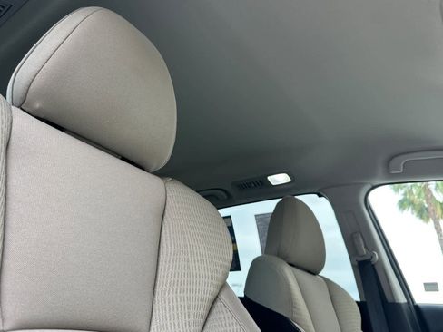 Used 2024 Subaru Ascent Premium w/ Convenience Package image 17