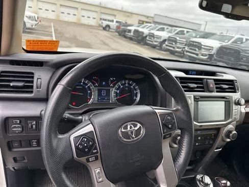 Used 2015 Toyota 4Runner Limited image 7