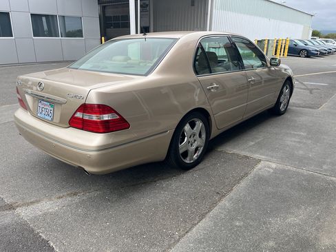 Used 2005 Lexus LS 430 RWD image 21