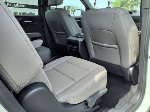 Used 2024 GMC Acadia Elevation FWD image 13