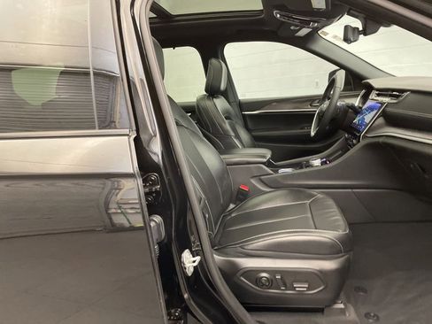 Certified 2024 Jeep Grand Cherokee L Limited w/ Luxury Tech Group II image 29