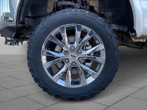 Used 2018 Ford F150 Lariat w/ Equipment Group 502A Luxury image 12