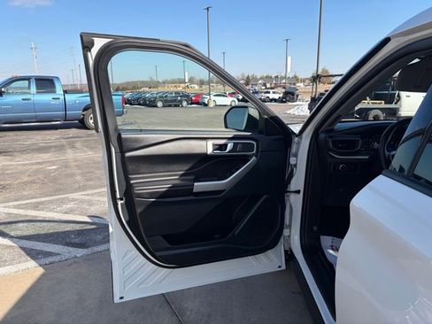 Used 2023 Ford Explorer XLT w/ Equipment Group 202A image 11