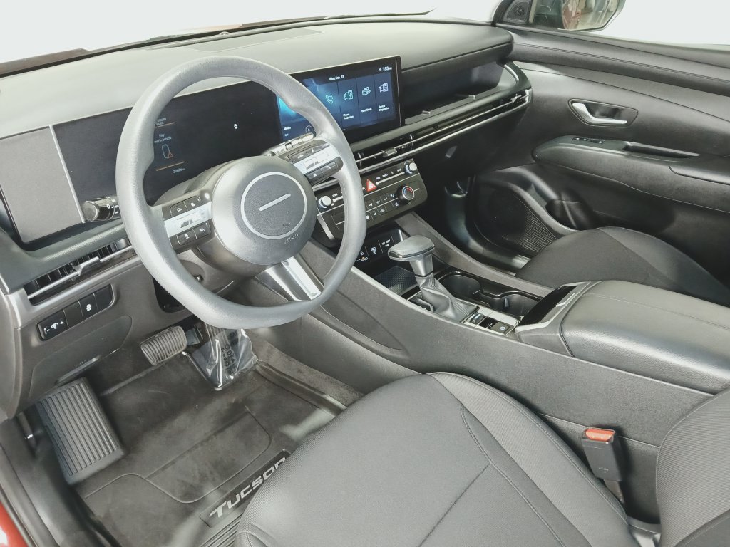 Used 2025 Hyundai Tucson SE AWD/4WD image 16