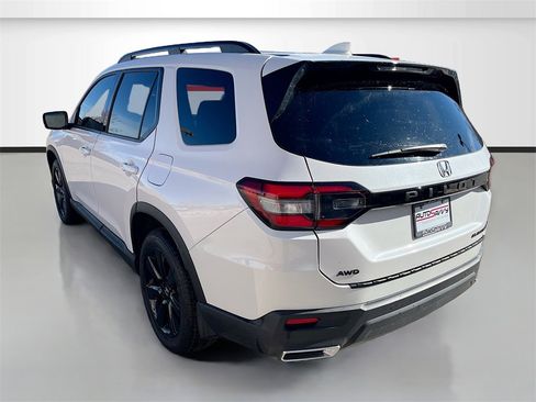 Used 2025 Honda Pilot Black Edition image 5