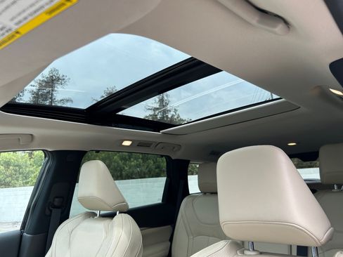 Used 2023 INFINITI QX60 Luxe w/ Vision Package FWD image 17