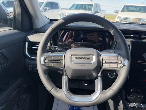 New 2026 GMC Terrain Denali w/ LPO, Black Badging Package image 15