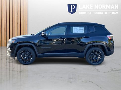 New 2026 Jeep Compass Latitude image 6