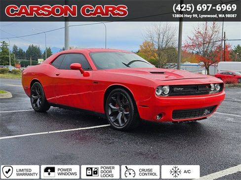 Used 2015 Dodge Challenger SXT image 1