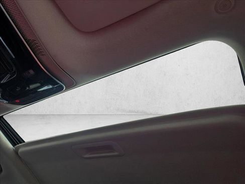 Used 2022 Mercedes-Benz C 300 Sedan image 13