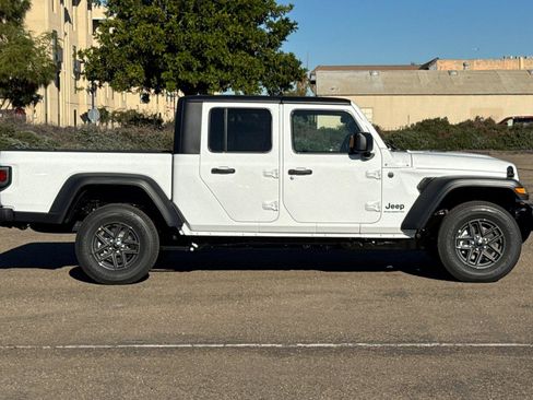New 2026 Jeep Gladiator Sport image 3