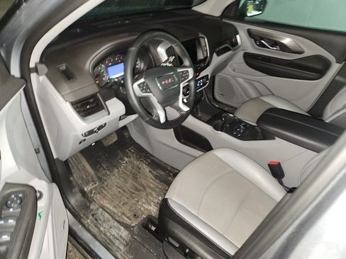 Used 2023 GMC Terrain SLT w/ Infotainment Package II image 7
